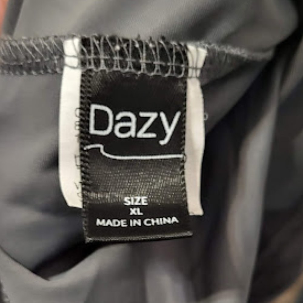 Dazy by SHEIN Juniors Dark Gray Square Neck Short Sleeve Crop Top Size XL - Picture 4 of 11